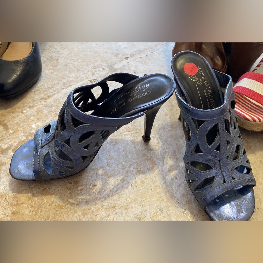 Donald J Pliner 3 in Italian heels, pewter blue
